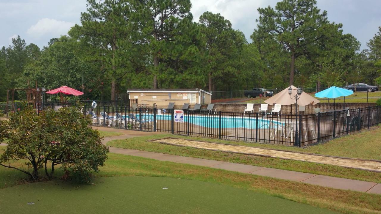 Carolina Pine Inn Near Southern Pines-Pinehurst Pinebluff Exterior foto